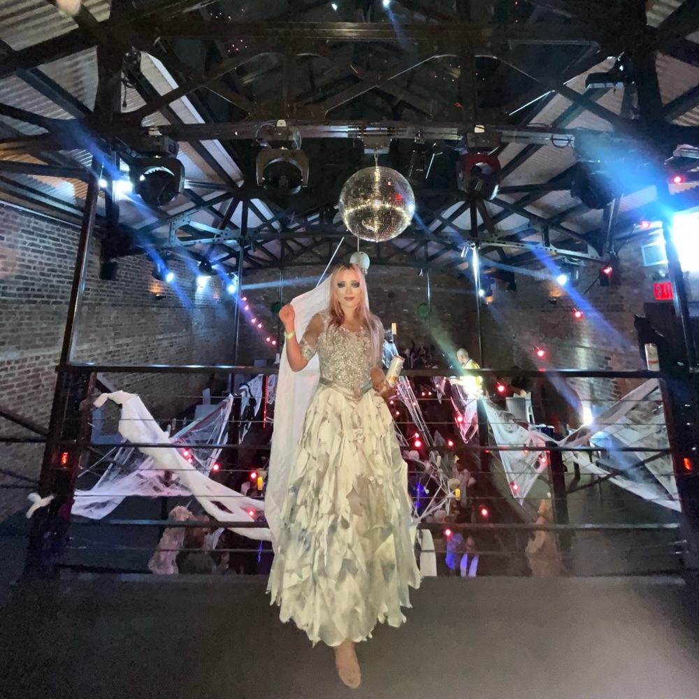 Corpse bride / dead bride costume - wedding dress and veil